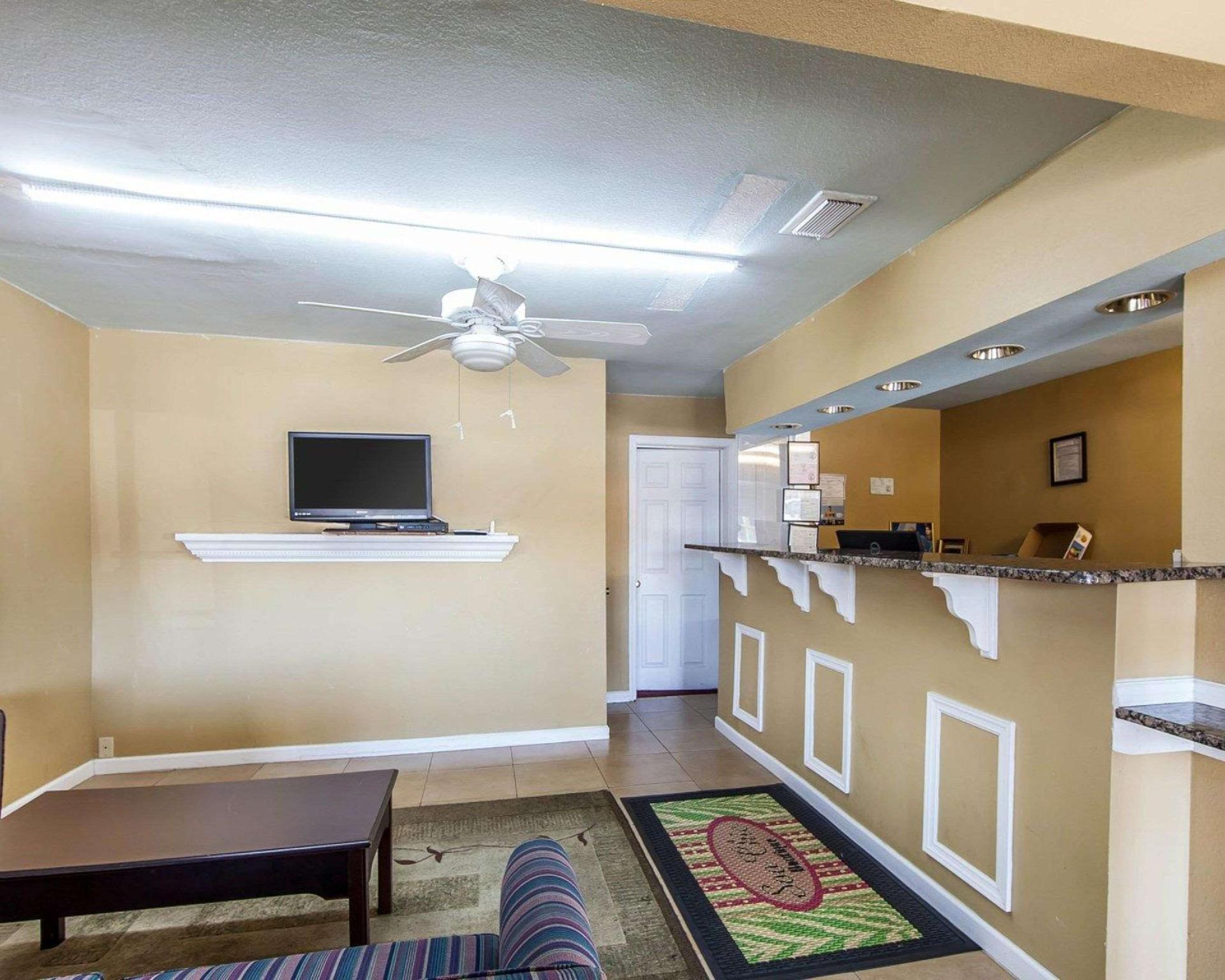 Days Inn By Wyndham Calhoun Ga I-75 And Us-41 Εξωτερικό φωτογραφία