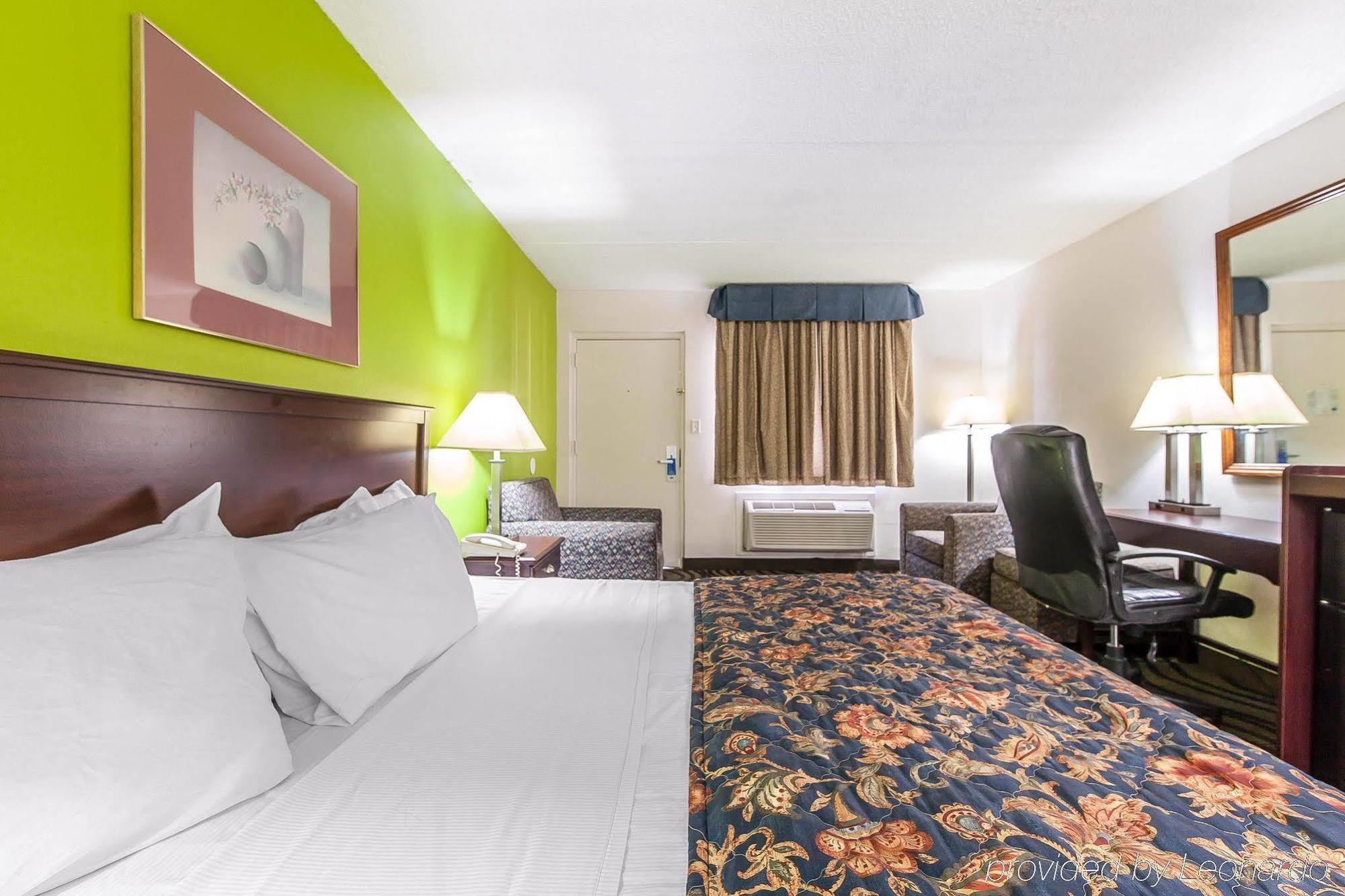 Days Inn By Wyndham Calhoun Ga I-75 And Us-41 Εξωτερικό φωτογραφία